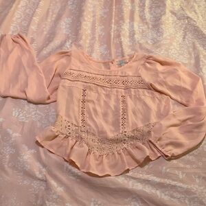 GB (Gianni Bini juniors fit) long sleeve top. Peach pink color. Size xs